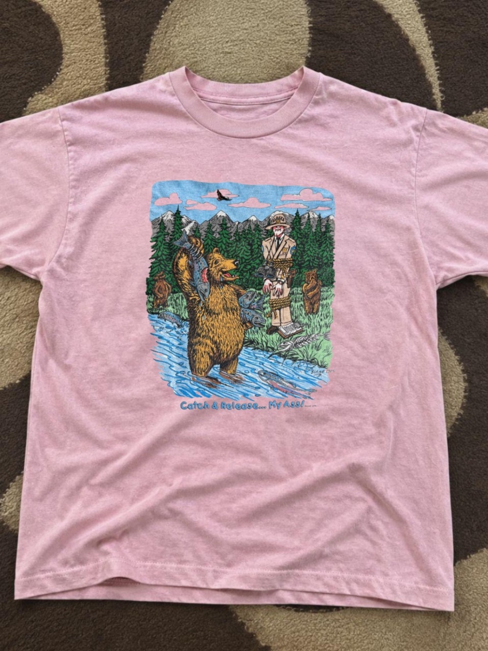 Gildan Pink Short-Sleeve Tee with Illustrated Bear Fishing Graphic